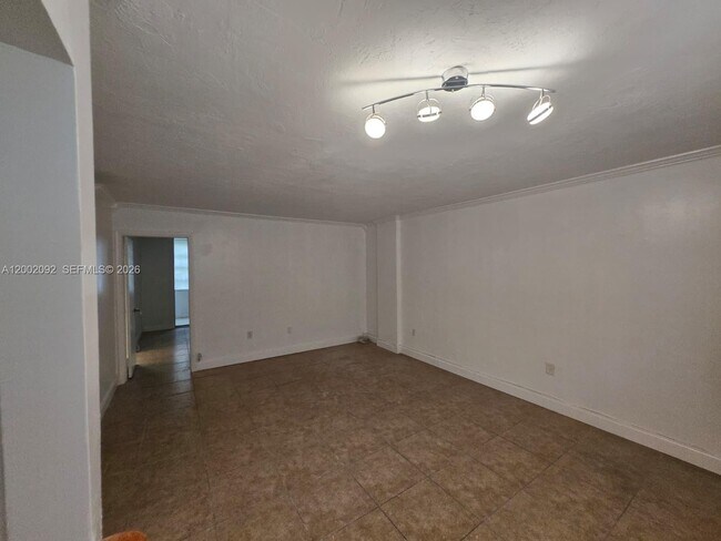 Building Photo - 1515 NE 125th Terrace