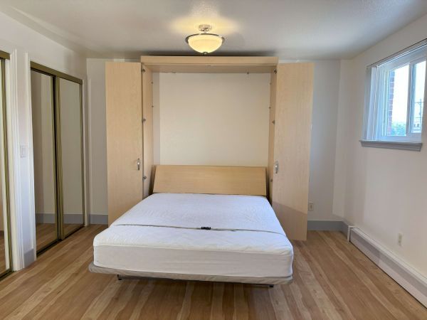 Murphy bed open - 1833 N Williams St