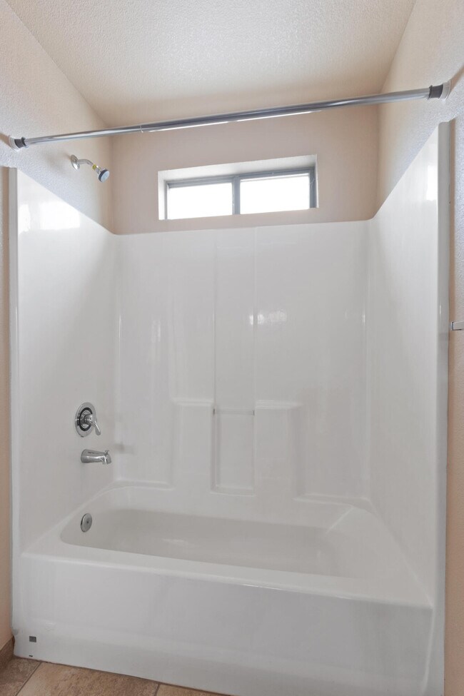 Building Photo - 608 Cactus Creek Pl