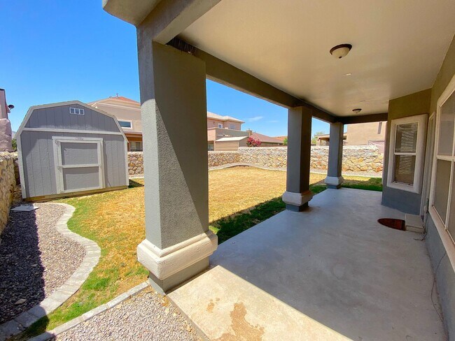 Building Photo - Northeast El Paso/Sandstone Ranch Estates 4 Bed 2.5 Bath Refrig A/C