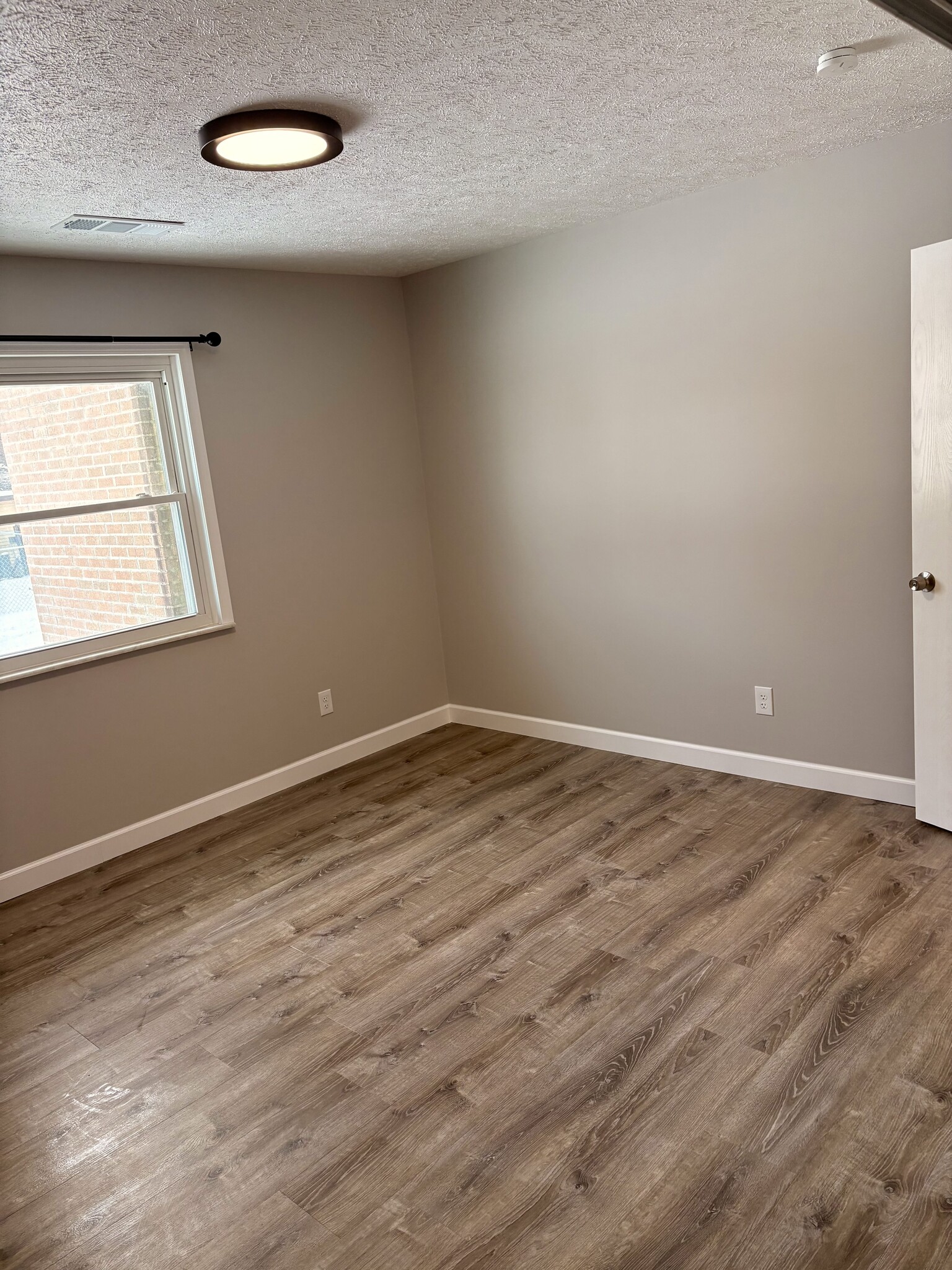 Building Photo - 1809 Sawmill Pl