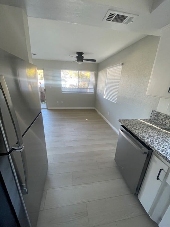 Building Photo - In the Heart of Atascadero