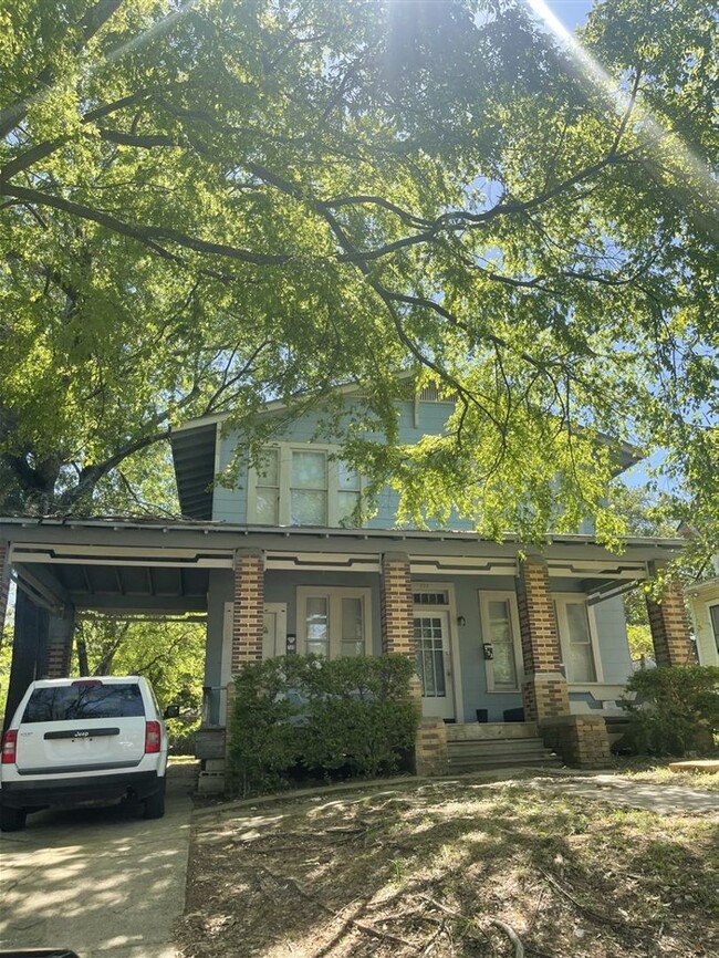 Building Photo - 2 br 1 bath duplex unit for lease | Shreve...