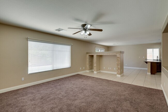 Building Photo - 4-Bedroom Home with Heated Pool & Spa