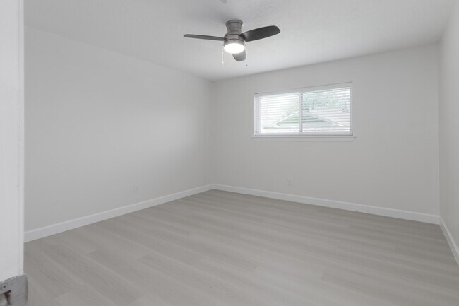 Building Photo - 1007 Cedar St