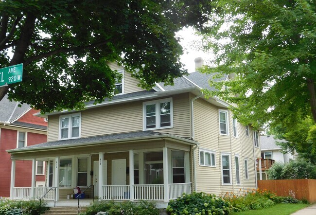 Primary Photo - 916 Laurel Ave