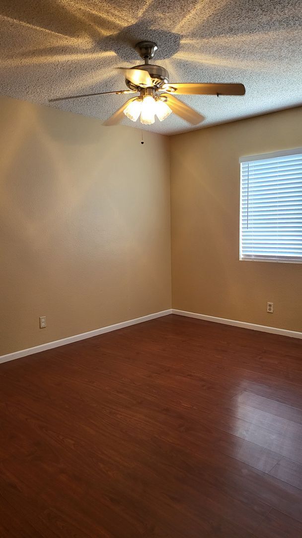 Building Photo - Charming one-story house