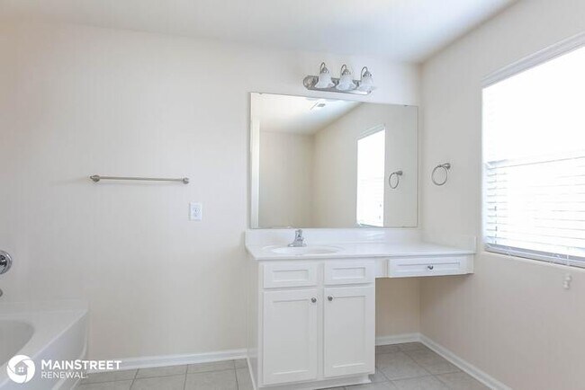 Building Photo - 4238 Kendall Farms Way