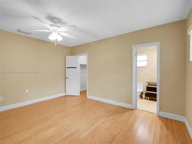 Building Photo - 1109 Biarritz Dr