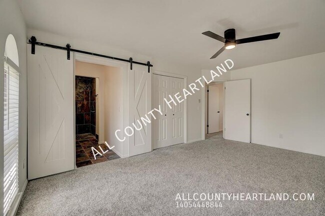 Building Photo - 10333 Fairfax Ln