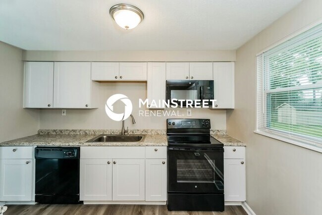 Building Photo - 3 Bedroom Pet-Friendly Home in Louisville, KY with Main Street Renewal