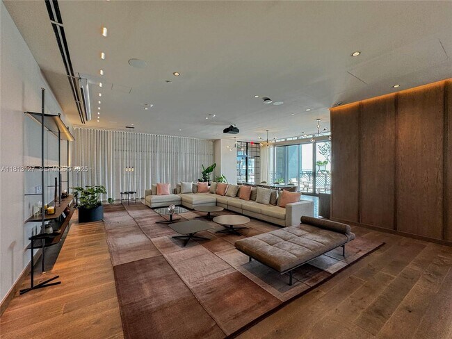 Building Photo - 159 NE 6th St