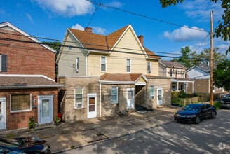Building Photo - 671 5th St