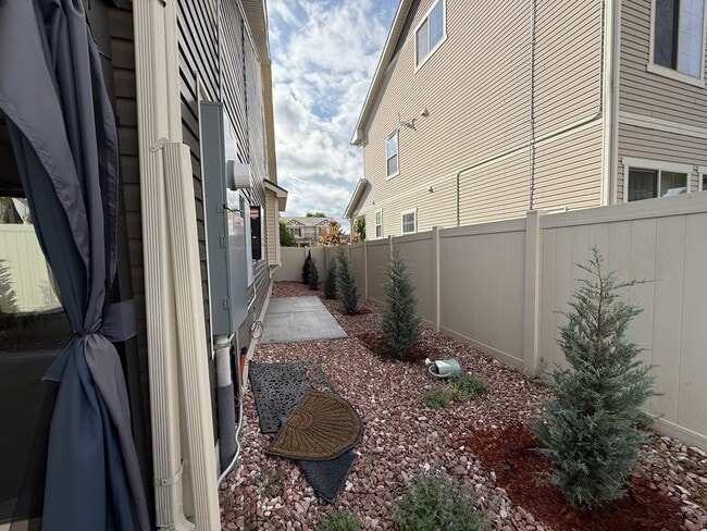 Building Photo - 4910 Cathay Ct
