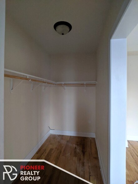 Building Photo - 818 W Diversey Pky