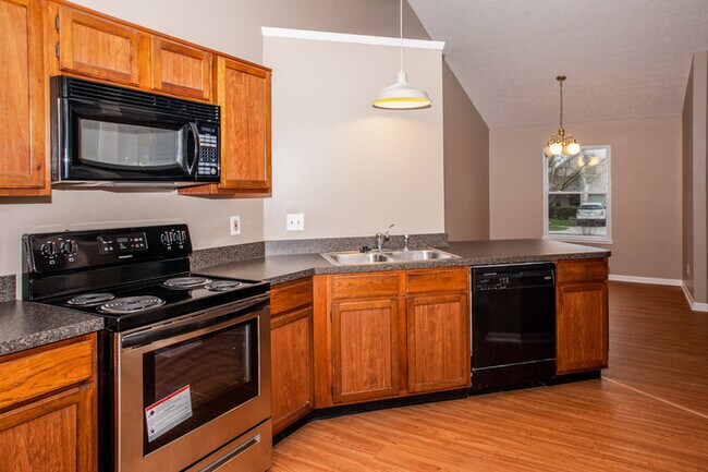 Building Photo - 3 Bedroom in Pike Township