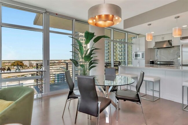 Building Photo - 1120 E Kennedy Blvd