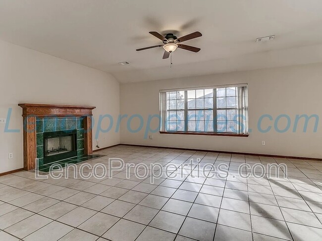 Building Photo - 1716 Briarcreek