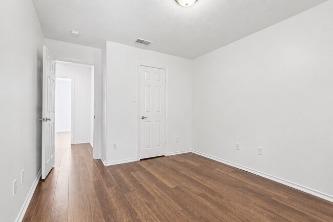 Building Photo - 174 E Spindle Tree Cir