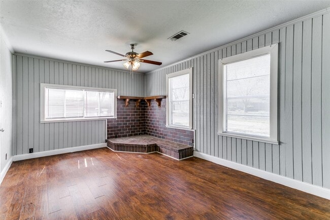 Building Photo - 204 Windmere Circle