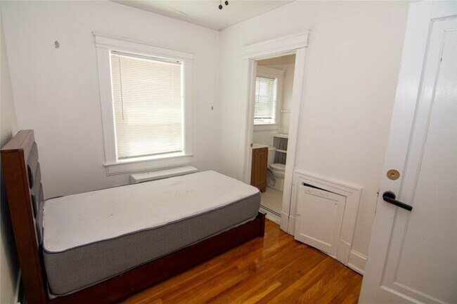 Building Photo - 30 Fayette St