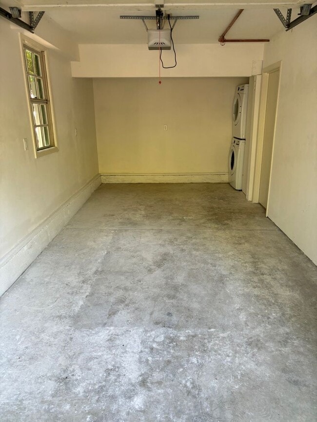 Building Photo - 1 Bedroom 1 Bathroom Junior ADU in Central...