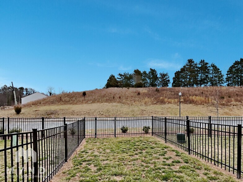 Building Photo - 2407 Eagle Creek Ct