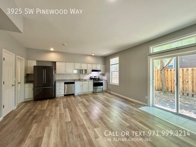 Building Photo - 3925 SW Pinewood Way
