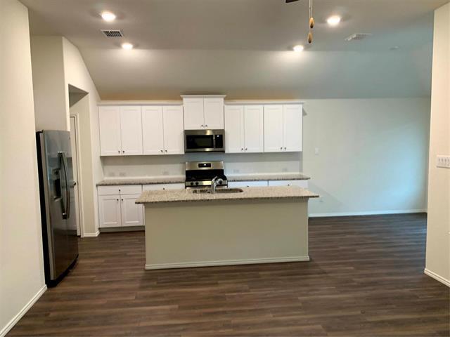 Building Photo - 2444 Larimar Dr