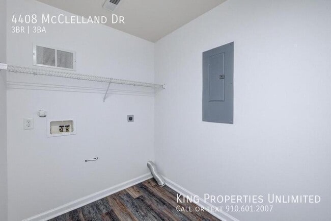 Building Photo - 4408 McClelland Dr