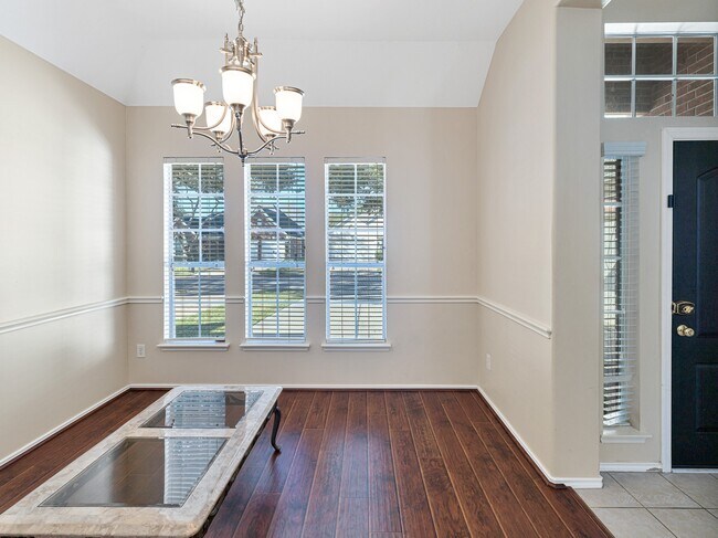 Building Photo - 3319 Shadowbark Dr