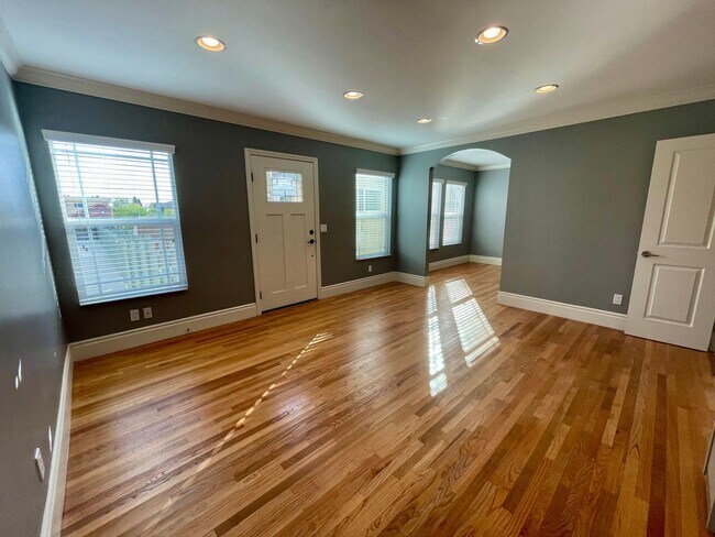 Building Photo - Stylish 2BD Golden Hill Gem | A/C, Bonus R...