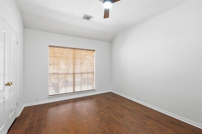 Building Photo - 11316 Cedarcliffe Dr