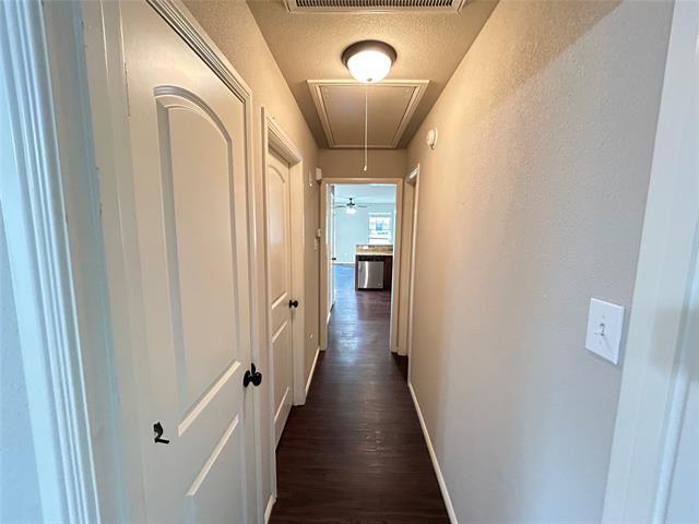 Building Photo - 221 E Cooper St