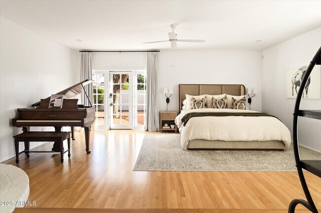 Building Photo - 1025 E Morten Ave