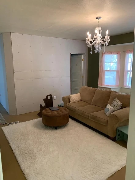 Building Photo - 601 W California St