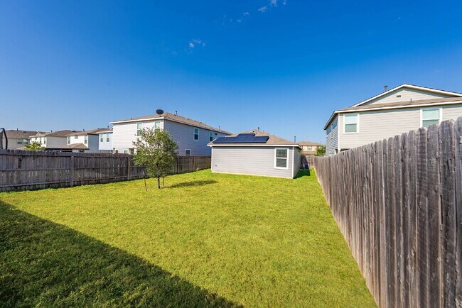 Building Photo - SOLAR Powered Home for Utility Savings! 1 MONTH FREE RENT WITH 18 - 24 MONTH LEASE!!! AVAILABLE T...