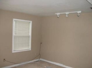 Building Photo - 932 Grantham Rd