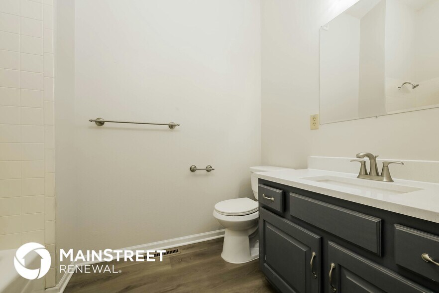 Building Photo - 408 SE Brownfield Dr