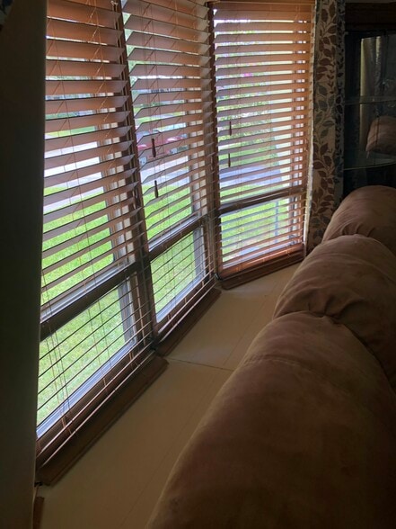 Building Photo - 110 Kon Tiki Ter