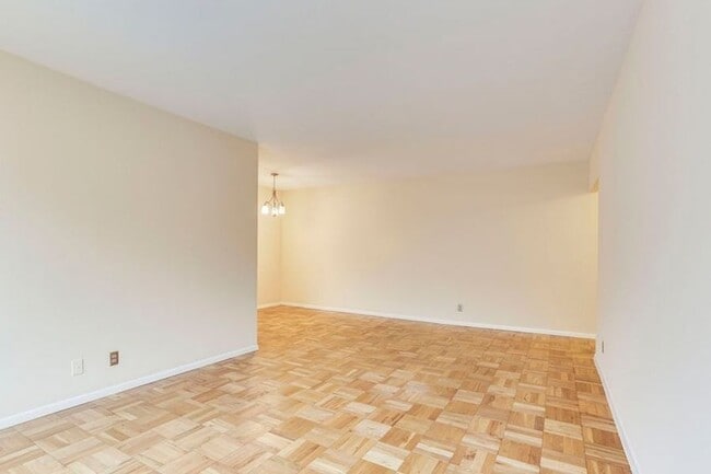 Building Photo - 4200 Cathedral Ave NW