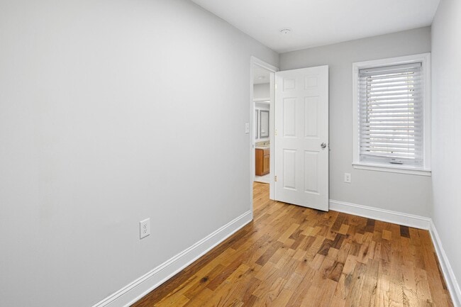 Building Photo - 1609 W Stiles St