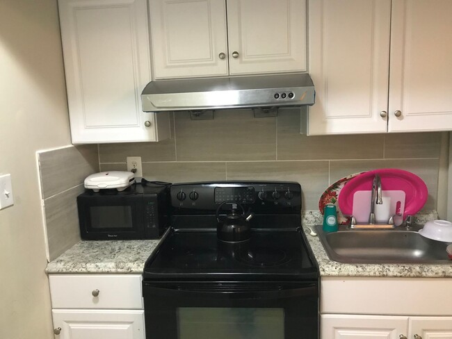 Primary Photo - 615 N 44th St