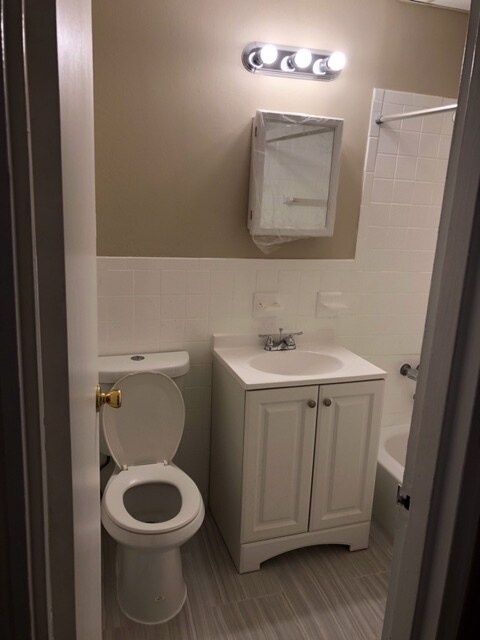 Building Photo - Sloane Realty