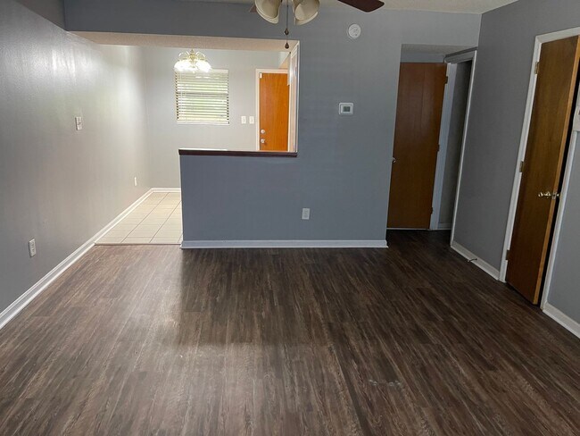 Building Photo - BOTANY TOWNHOMES