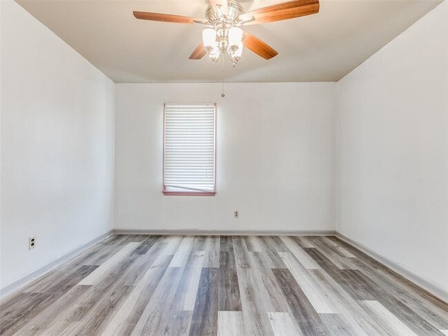 Building Photo - 125 Beard Dr