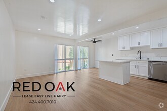 Building Photo - Sun Drenched and Airy One Bedroom with Ope...