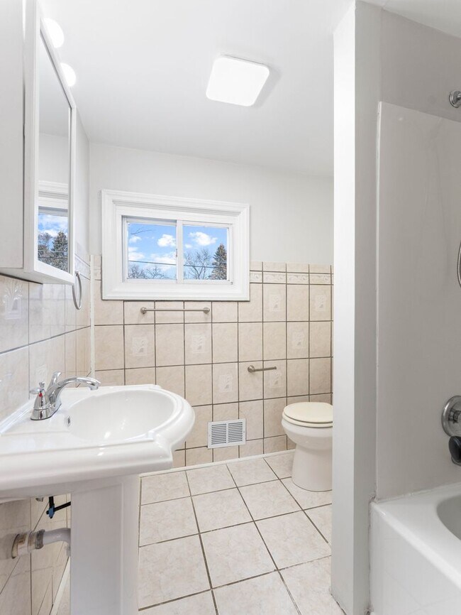 Building Photo - Charming 3-Bedroom Home with Full Basement & Backyard in Lumberton Township