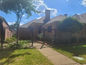 Building Photo - 5719 Encore Dr