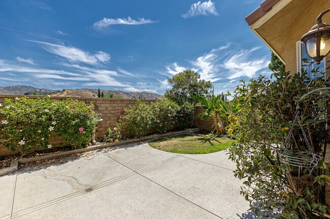 Building Photo - 5960 Juniper Ct